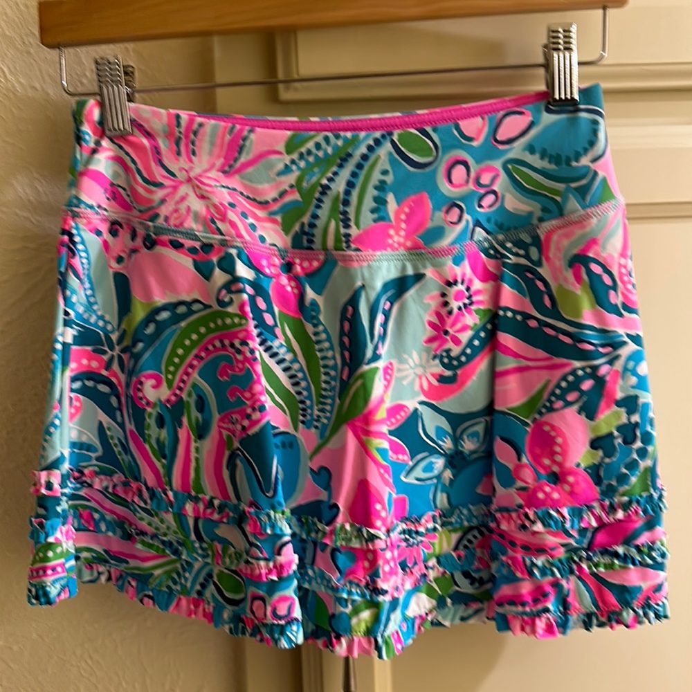 Lilly Pulitzer Luxletic UPF 50+ Fionna Skort in Turquoise Oasis Golden Hour. XS